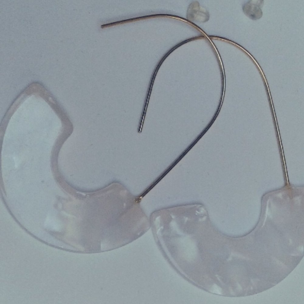 NWOT | Whithe Hoop | Half Circle Earrings